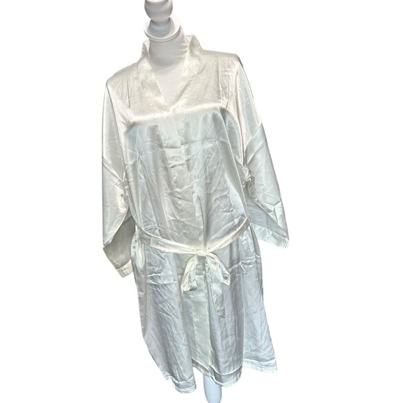 Women's white Bride kimono robe size L/XL, new no tags - Picture 4 of 6